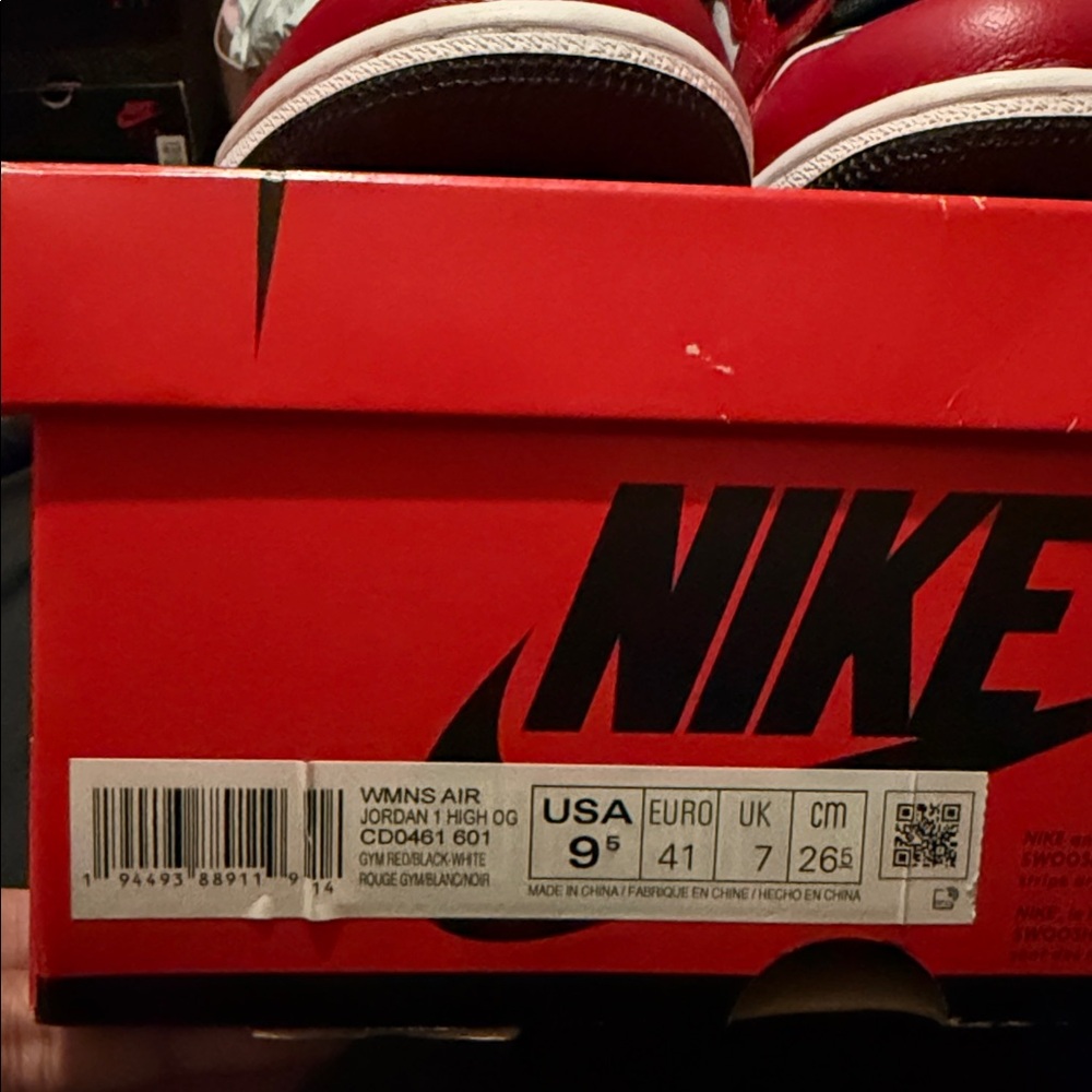 WMNS AIR JORDAN 1 
***WORN ONCE***
Shoes are in perfect condition & box - Picture 3 of 3